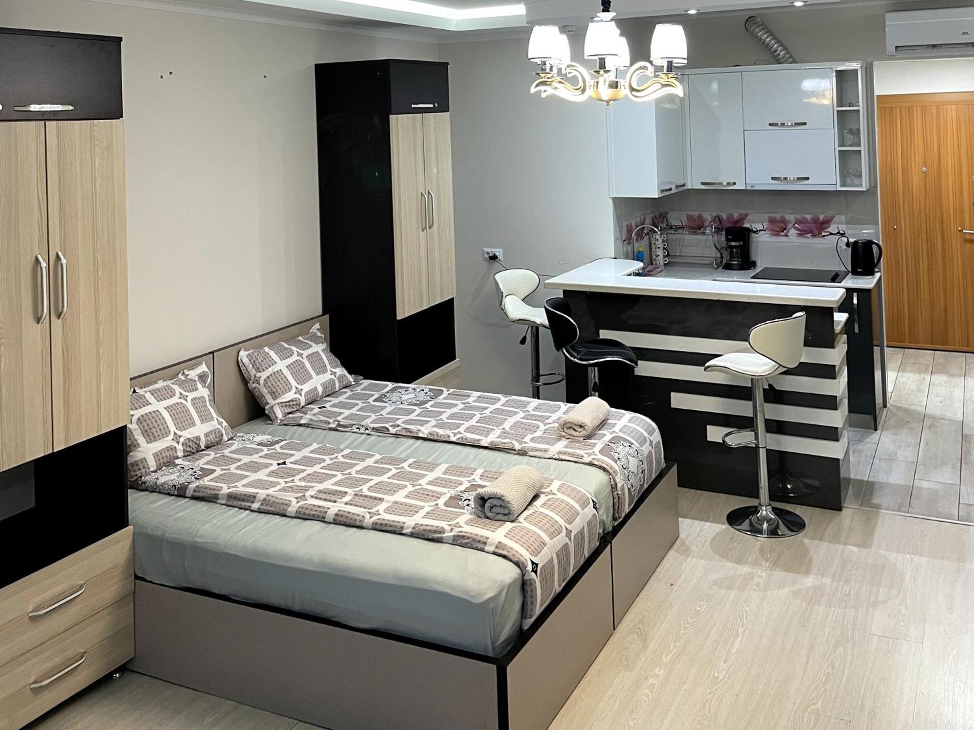 Angel Apartment In Porta باتومي الغرفة الصورة